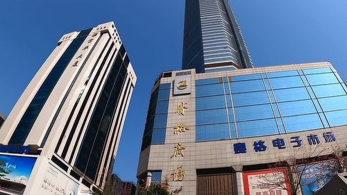 中國電子第一街深圳華強北的街道真氣派,不愧是電子行業的老大哥